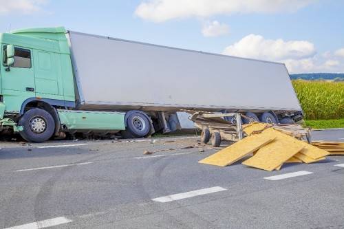 How to Document Evidence at the Scene of a New York Truck Accident
